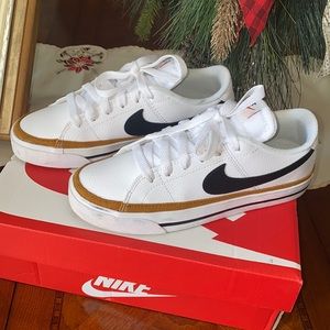 Nike court legacy shoes